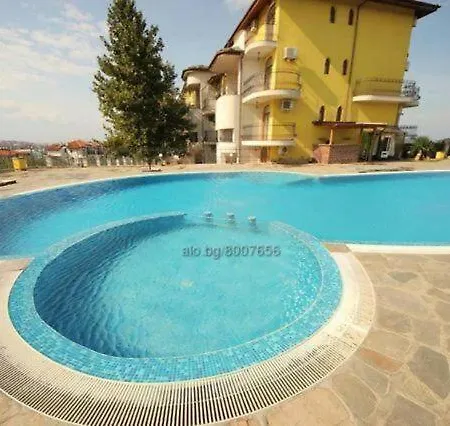 Lovely 1 Bedroom With Pool Green Hills 索佐波尔